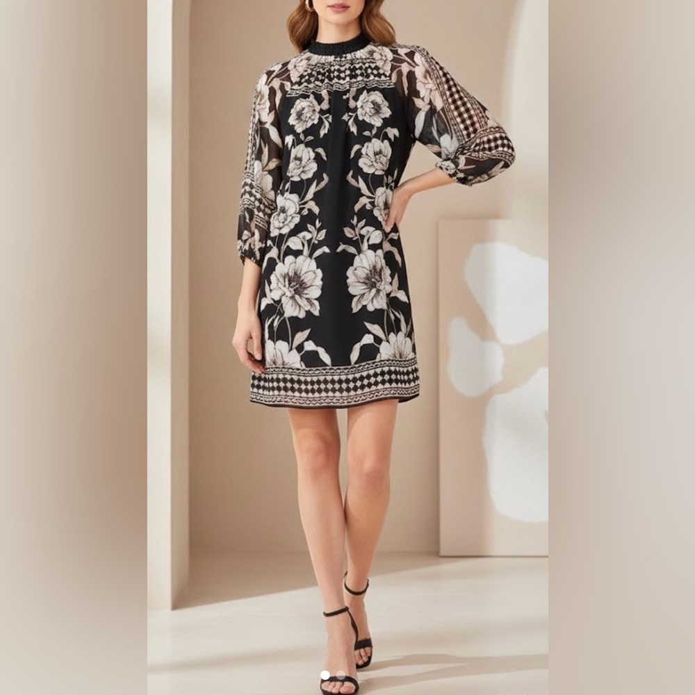 NWT-Women's Mock Neck Shift Dress.‎ (S)